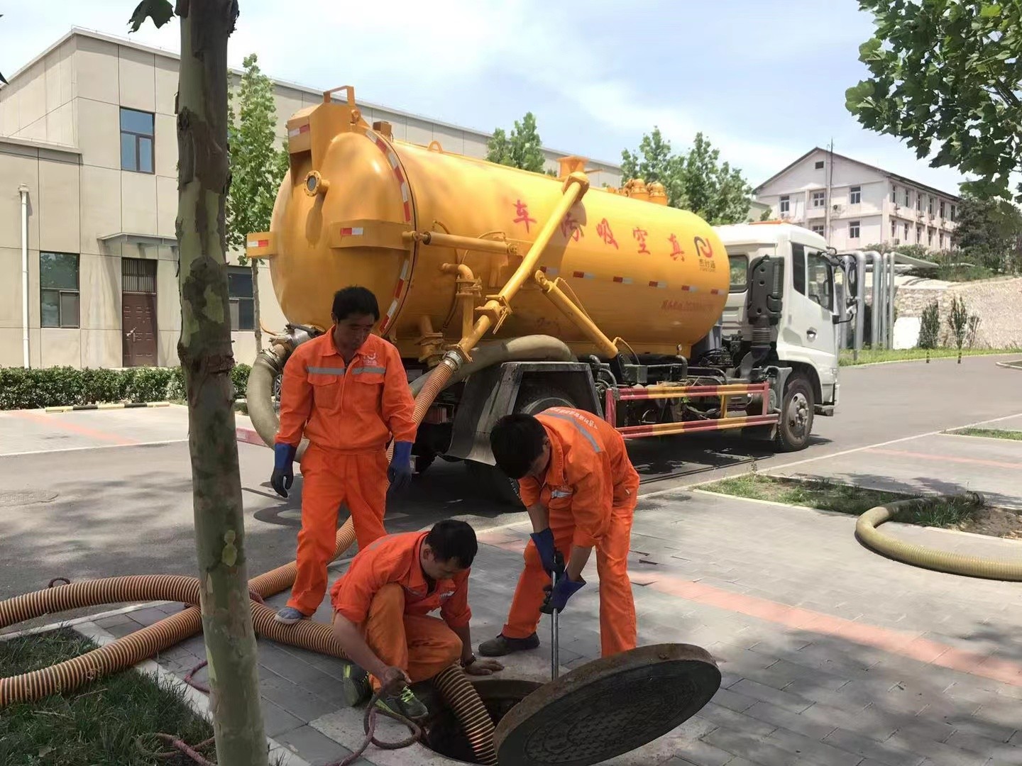 内乡化粪池清理与5-8吨吸粪车施工效率分析